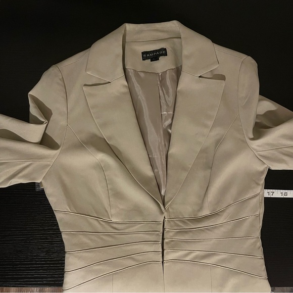 Rampage fitted khaki blazer with front hook closure - Picture 7 of 9